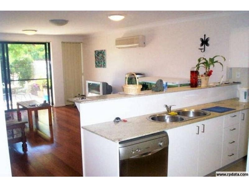 Unit 19, 3 Rock Street, Scarborough QLD 4020