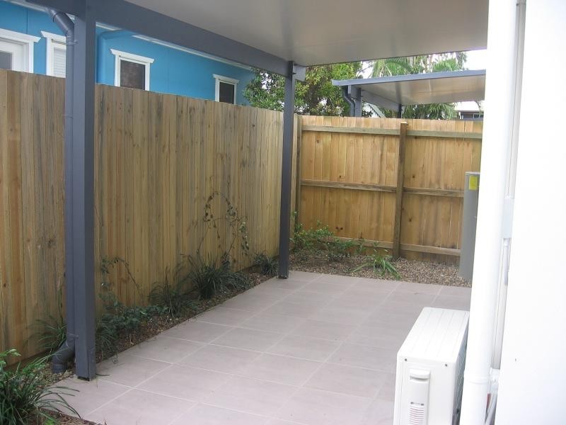 Unit 2/94 Turner Street, Scarborough QLD 4020