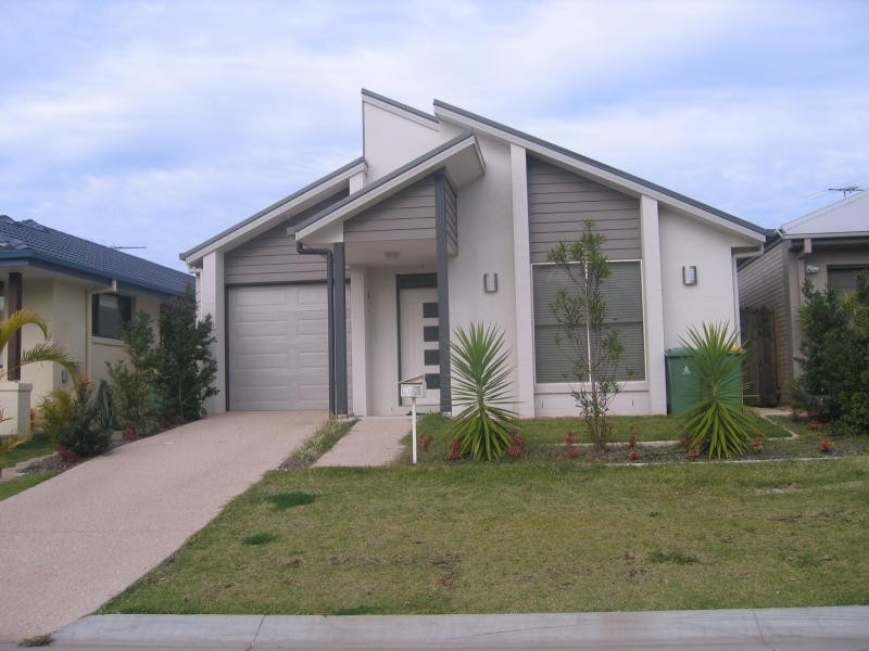 15 Planigale Crescent, North Lakes QLD 4509