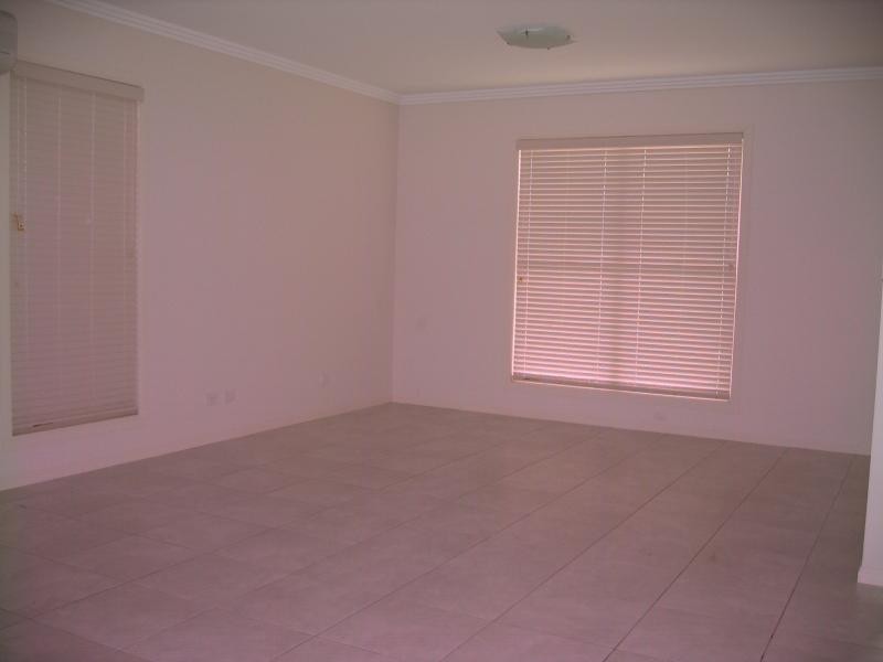 15 Planigale Crescent, North Lakes QLD 4509