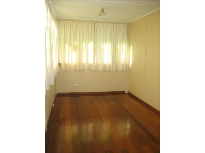 25 Frank Street, Scarborough QLD 4020