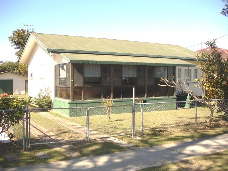 124 MAINE ROAD, Clontarf QLD 4019