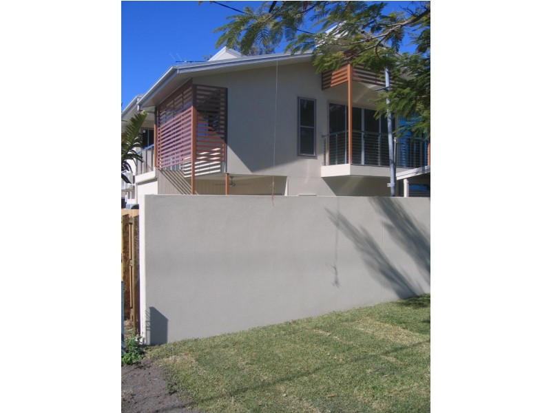 Unit 2/376 Scarborough Road, Scarborough QLD 4020