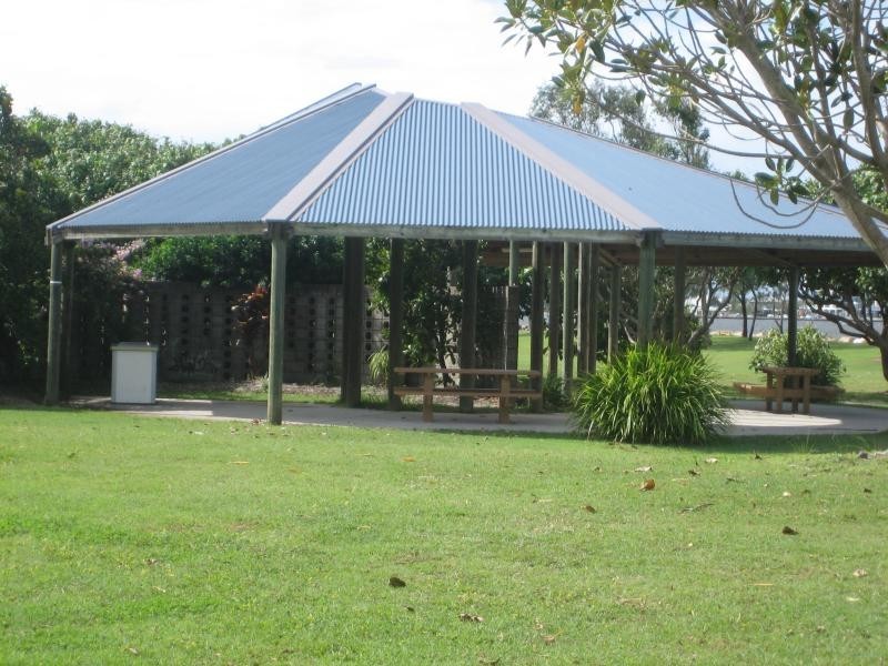 194 HORNIBROOK ESPLANADE, Woody Point QLD 4019