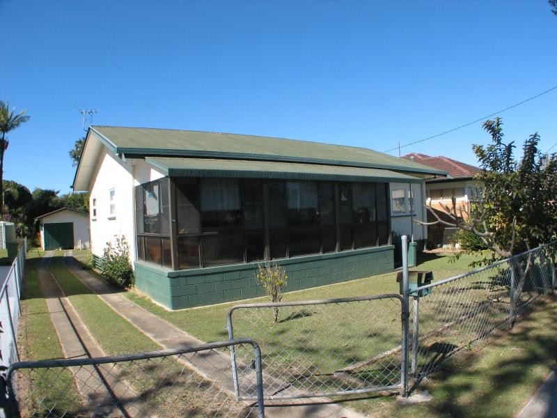 124 MAINE ROAD, Clontarf QLD 4019