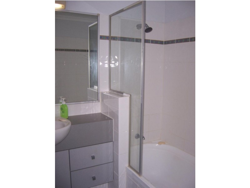 Unit 13/82 Mein St, Scarborough QLD 4020