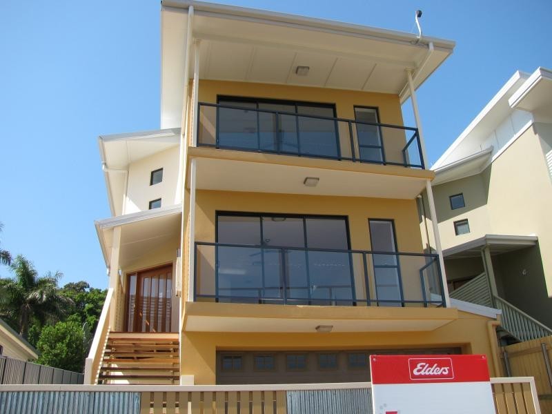 138 VICTORIA AVENUE, Redcliffe QLD 4020
