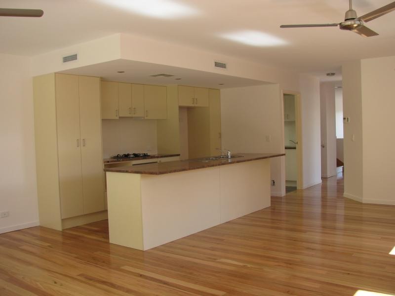 138 VICTORIA AVENUE, Redcliffe QLD 4020