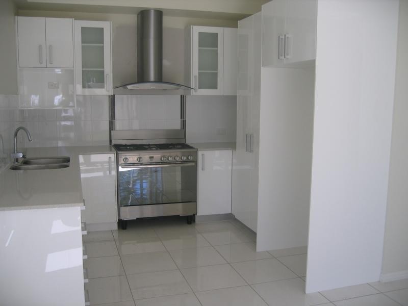 Unit 4/376 Scarborough Road, Scarborough QLD 4020