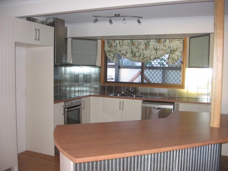 27 Benson Street, Scarborough QLD 4020