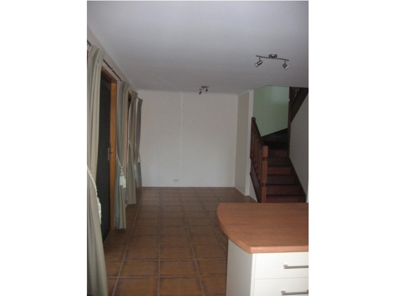 27 Benson Street, Scarborough QLD 4020