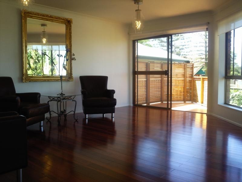 Unit 1/139 Prince Edward Parade, Scarborough QLD 4020