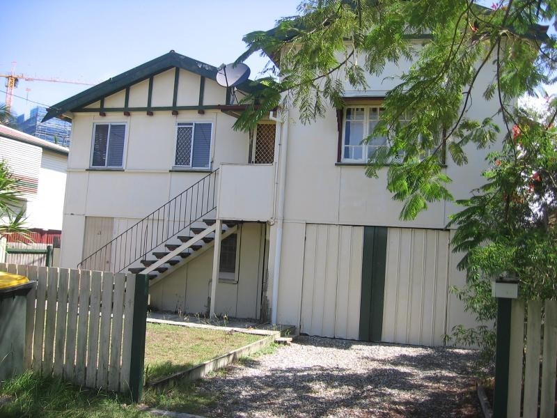 21 Roland Street, Clontarf QLD 4019