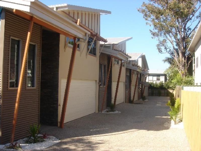 Unit 2/376 Scarborough Road, Scarborough QLD 4020