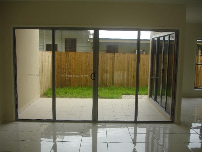 Unit 2/376 Scarborough Road, Scarborough QLD 4020