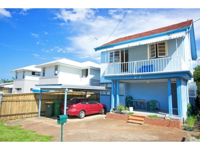 15 Griffith Road, Scarborough QLD 4020