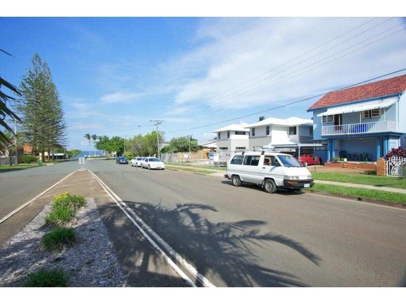 15 Griffith Road, Scarborough QLD 4020