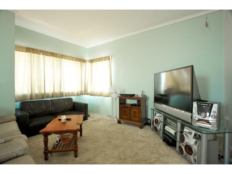 15 Griffith Road, Scarborough QLD 4020