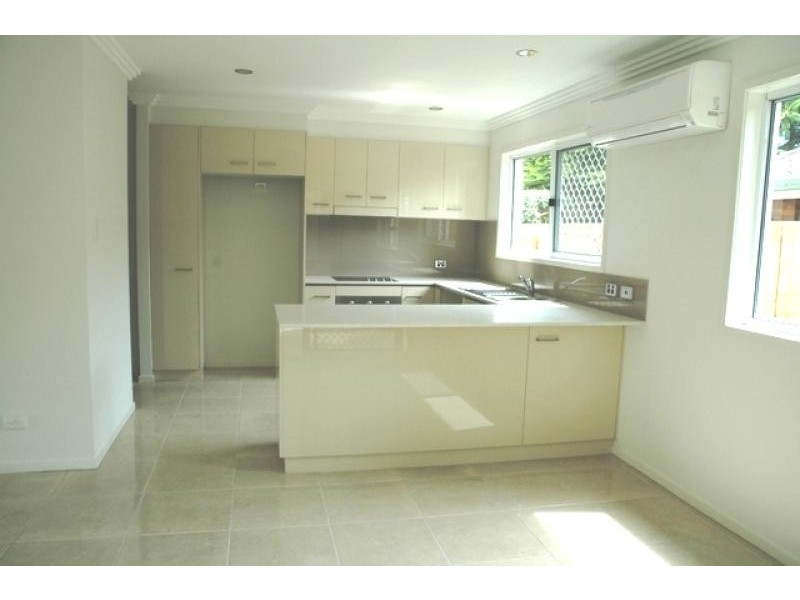 Unit 4/21 Thompson Crescent, Clontarf QLD 4019