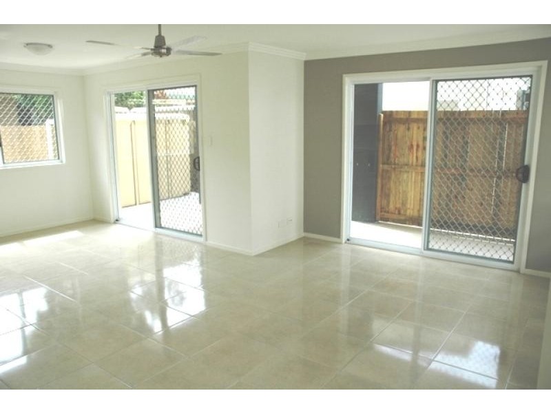Unit 4/21 Thompson Crescent, Clontarf QLD 4019