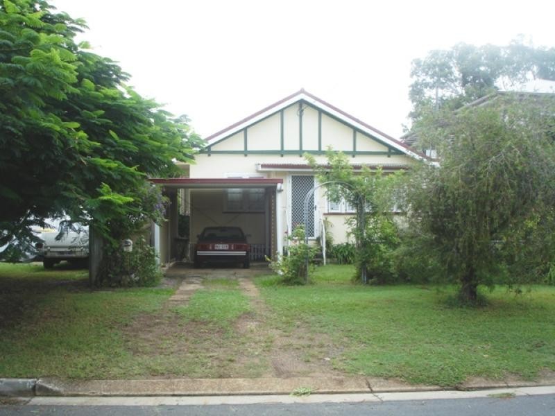 16 CAMPBELL STREET, Scarborough QLD 4020