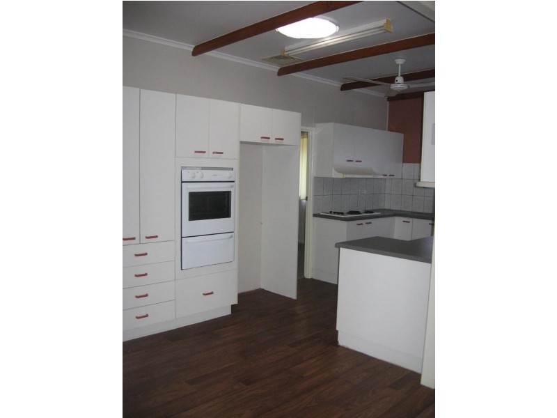 41 Central Ave, Scarborough QLD 4020