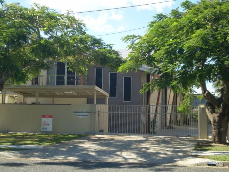 Unit 2/376 Scarborough Road, Scarborough QLD 4020