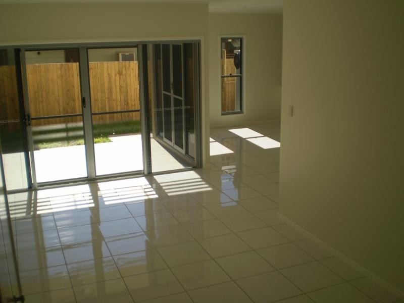 Unit 2/376 Scarborough Road, Scarborough QLD 4020