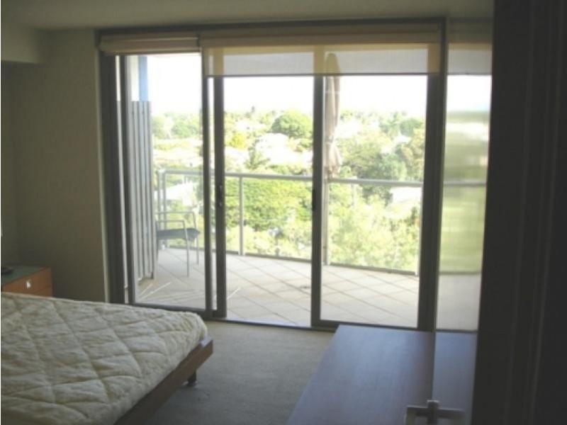 Apartment 706/89 LANDSBOROUGH AVENUE, Scarborough QLD 4020