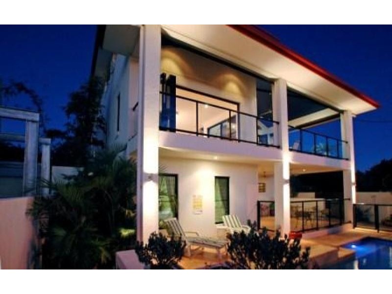 80 Oyster Point Esplanade, Scarborough QLD 4020