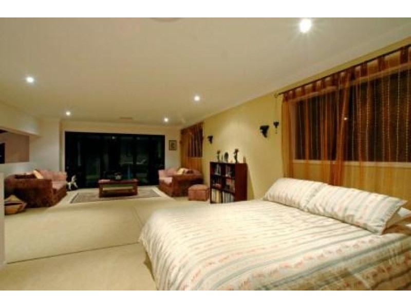 80 Oyster Point Esplanade, Scarborough QLD 4020