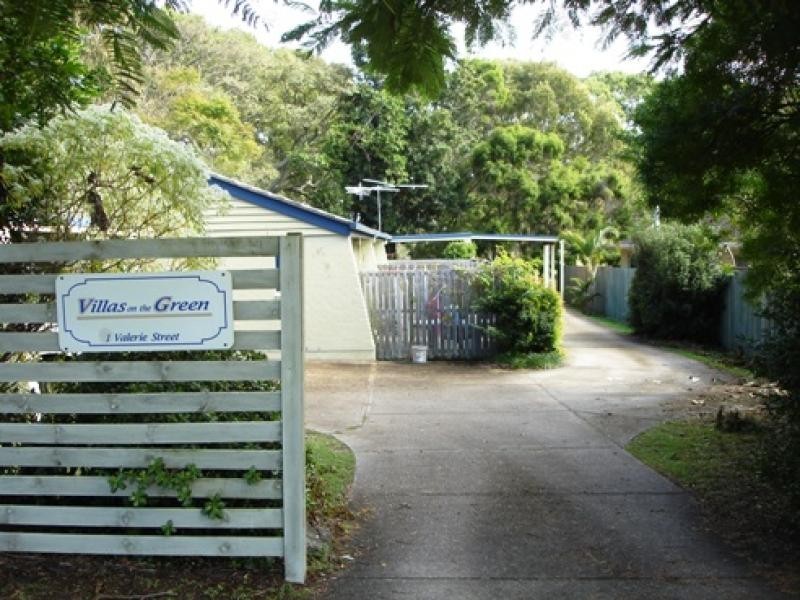 1 VALERIE STREET, Clontarf QLD 4019