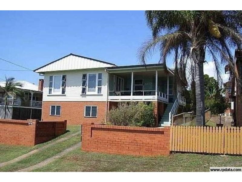67 Flinders Parade, Scarborough QLD 4020