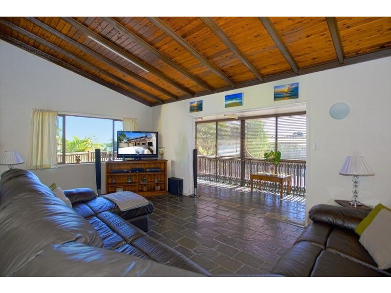 73 Pikett Street, Clontarf QLD 4019