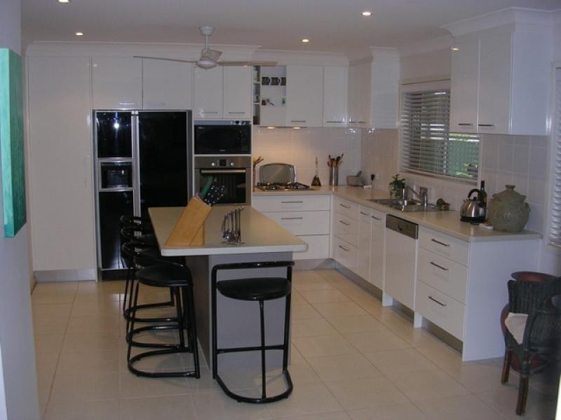 17 KALIMNA COURT, Clontarf QLD 4019