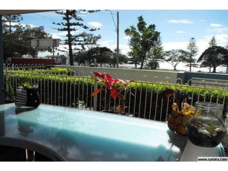 Apartment 1/55 LANDSBOROUGH AVENUE, Scarborough QLD 4020