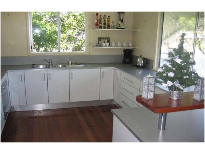 37 Seaville Avenue, Scarborough QLD 4020