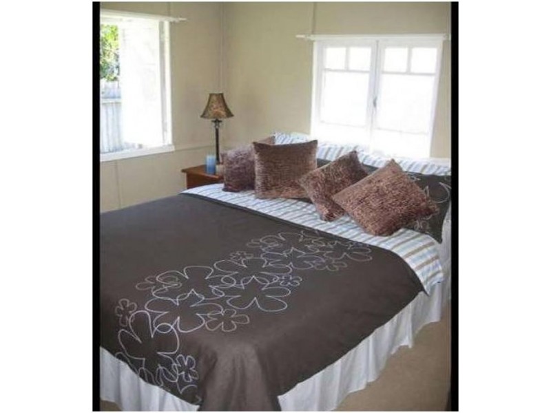 37 Seaville Avenue, Scarborough QLD 4020