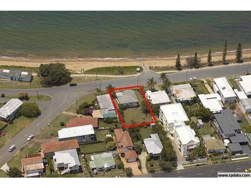 67 Flinders Parade, Scarborough QLD 4020