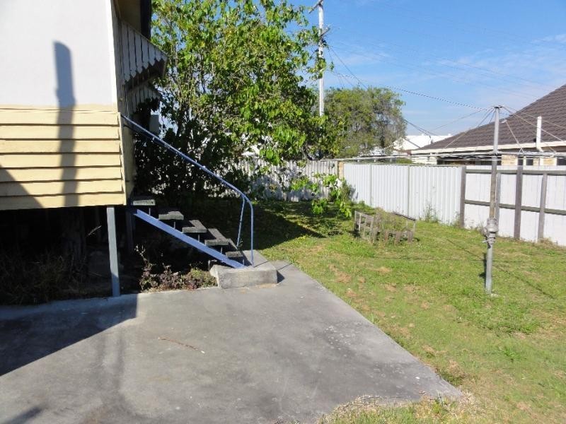 37 Seaville Avenue, Scarborough QLD 4020