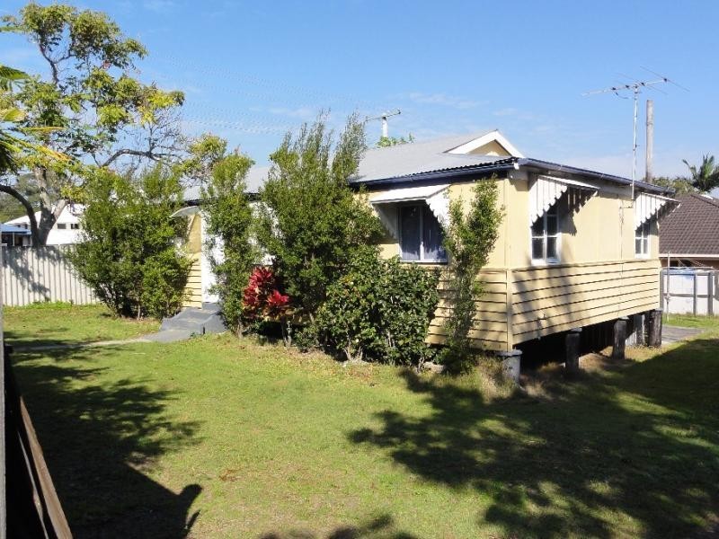 37 Seaville Avenue, Scarborough QLD 4020