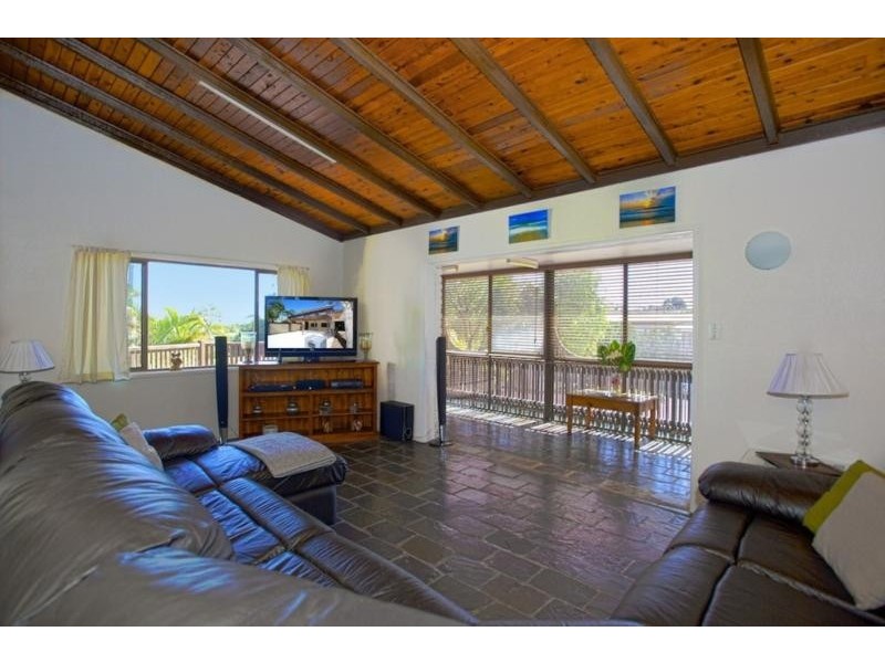 73 Pikett Street, Clontarf QLD 4019