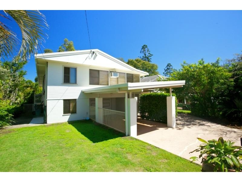 17 FROST STREET, Clontarf QLD 4019