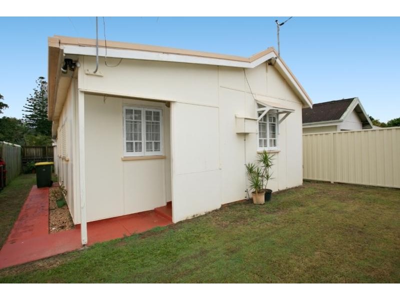 11 Frawley Street, Scarborough QLD 4020