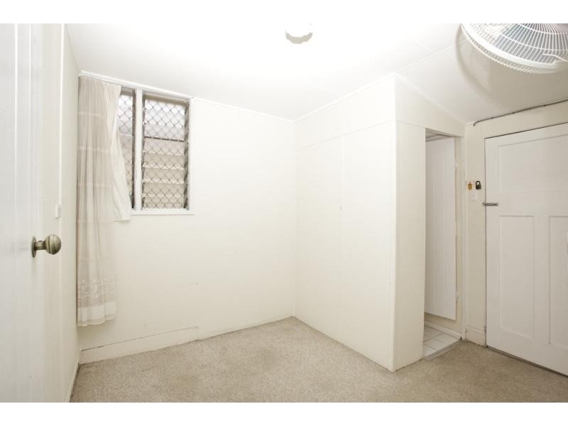 11 Frawley Street, Scarborough QLD 4020