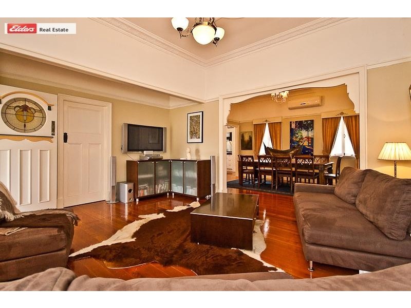 21 Thurecht Parade, Scarborough QLD 4020