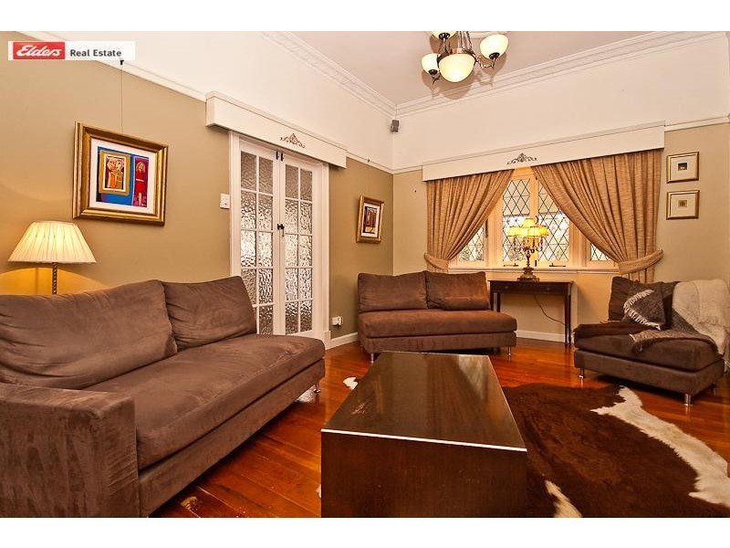 21 Thurecht Parade, Scarborough QLD 4020