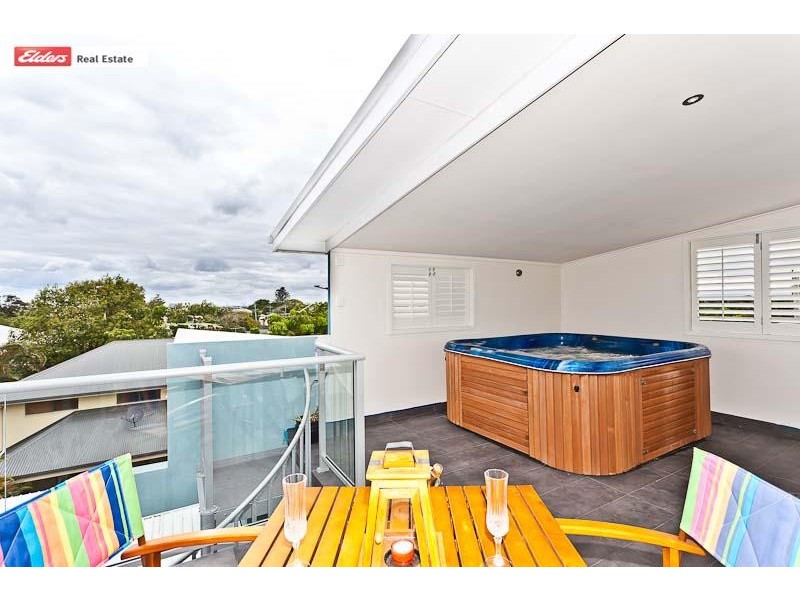 11 Hardiman Street, Woody Point QLD 4019