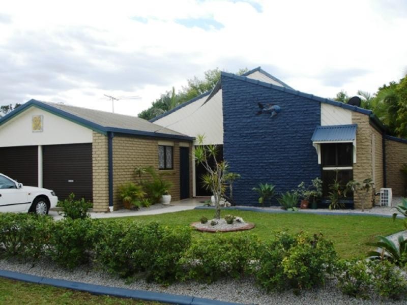 10 Newport Drive, Scarborough QLD 4020
