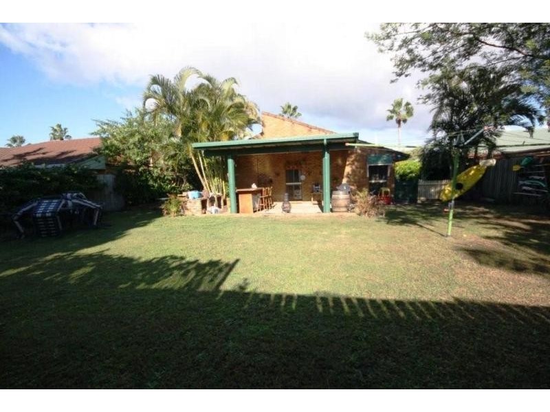 10 Newport Drive, Scarborough QLD 4020